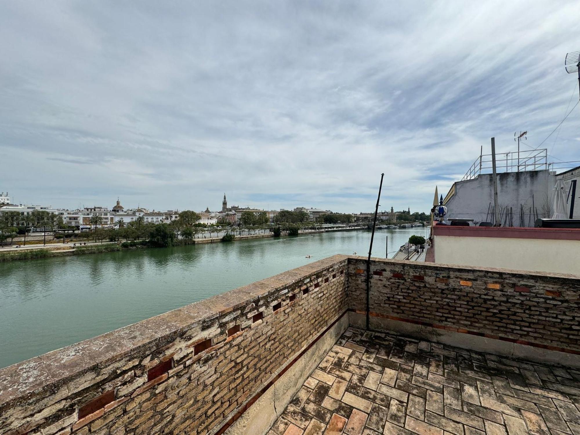 דירות סביליה Wonderful Duplex In Calle Betis מראה חיצוני תמונה